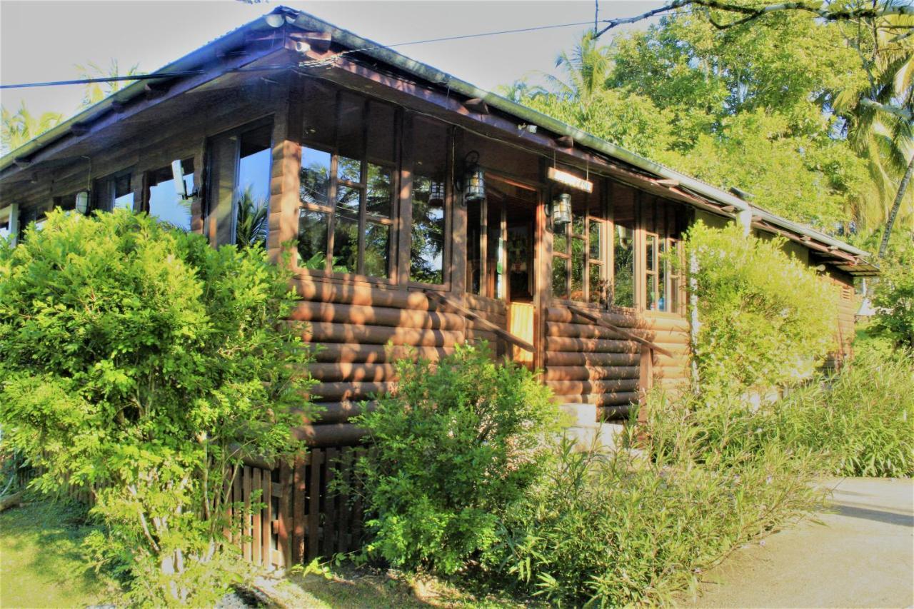 The Log Cab-Inn San Ignacio Exteriör bild